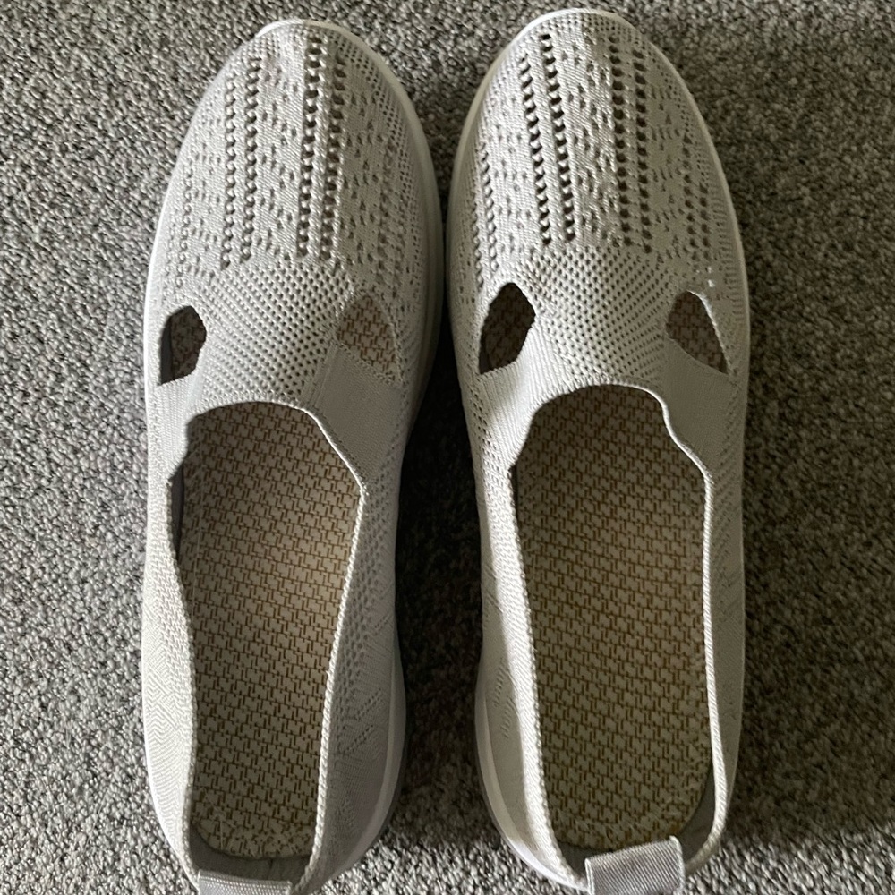 Gray Espadrilles size 7 with Perforated Design and Breathable Upper